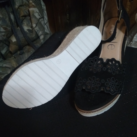 Wedges - Picture 3 of 3